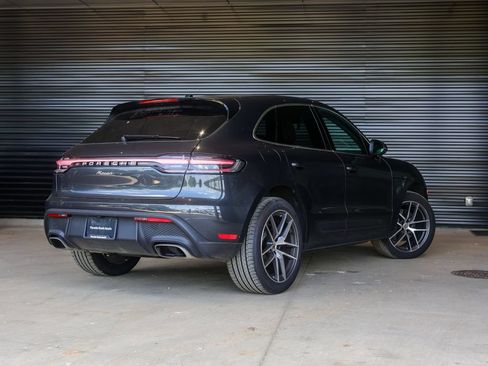 Certified 2026 Porsche Macan AWD/4WD image 7