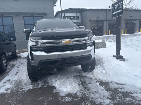 Used 2021 Chevrolet Silverado 1500 LT image 25