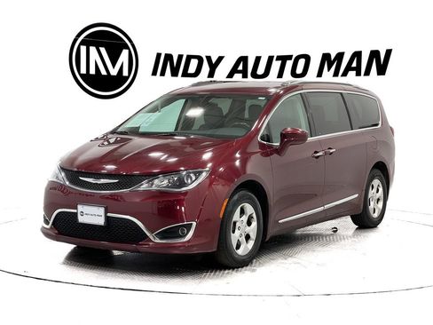 Used 2017 Chrysler Pacifica Touring-L Plus image 8