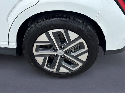 Used 2023 Hyundai Kona SE FWD image 13