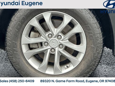 Used 2019 Hyundai Santa Fe SE image 33