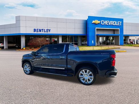 Used 2022 Chevrolet Silverado 1500 High Country w/ High Country Premium Package image 3