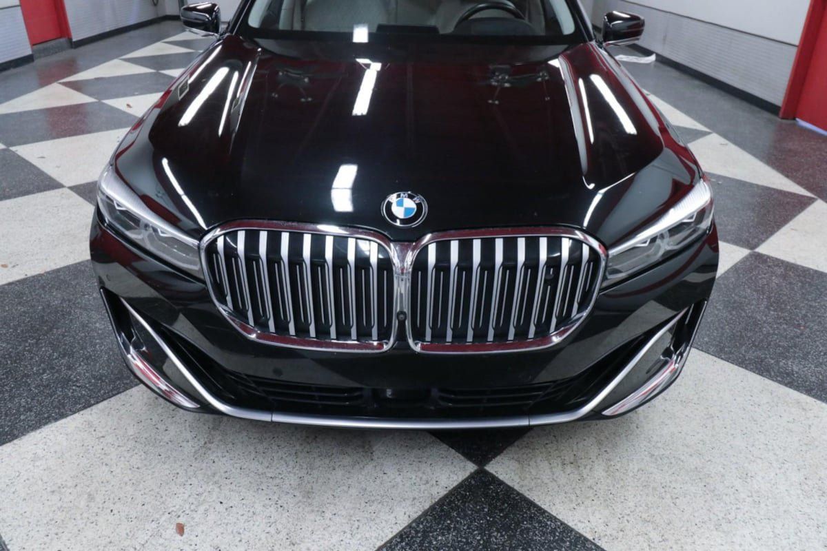 Used 2020 BMW 750i xDrive w/ Executive Package AWD/4WD image 4