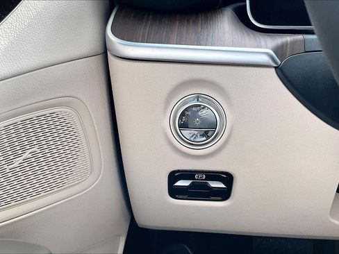 New 2026 Mercedes-Benz C 300 C 300 image 13