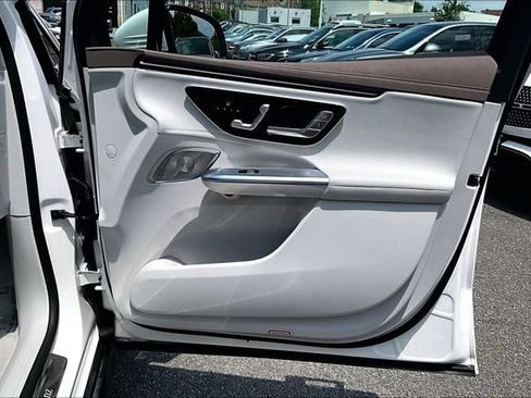 Certified 2023 Mercedes-Benz EQE 350+ 4MATIC SUV image 19