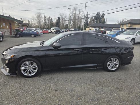 Used 2018 Honda Accord LX image 5