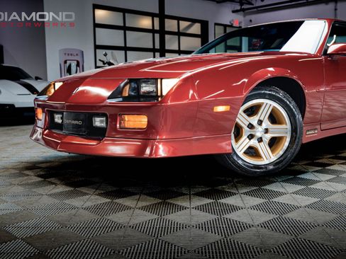Used 1989 Chevrolet Camaro IROC-Z RWD image 7