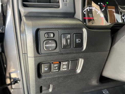 Used 2020 Toyota 4Runner Limited image 17