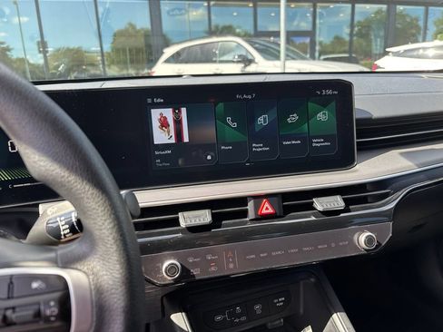 Used 2025 Kia K5 LXS FWD image 2