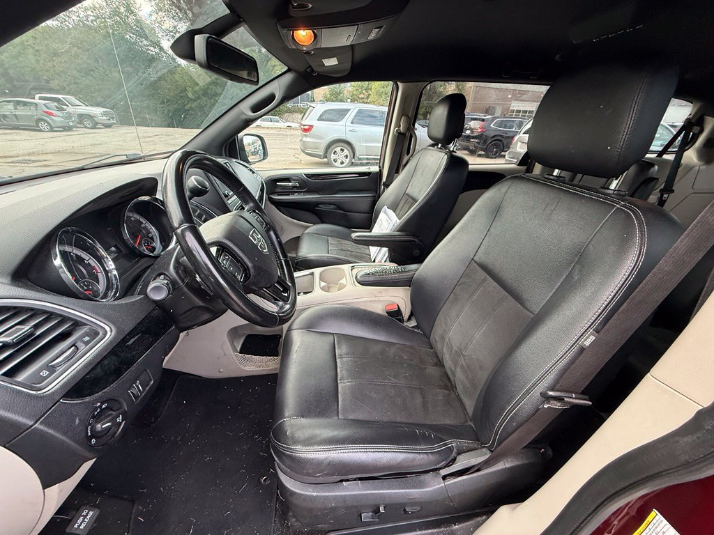 Used 2019 Dodge Grand Caravan SXT FWD image 10