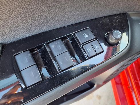 Used 2019 Toyota Prius Limited image 14