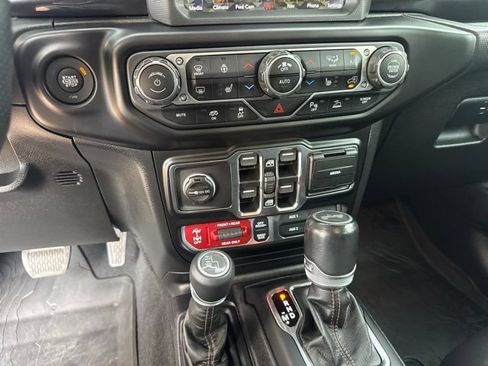 Used 2021 Jeep Wrangler Unlimited Rubicon w/ Trailer Tow Package AWD/4WD image 13