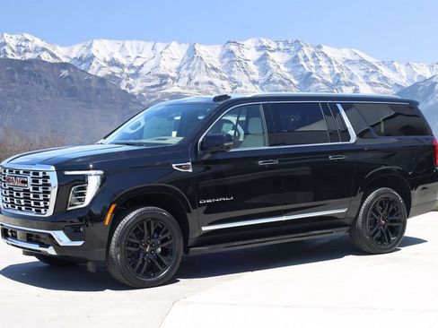 New 2026 GMC Yukon XL Denali AWD/4WD image 2