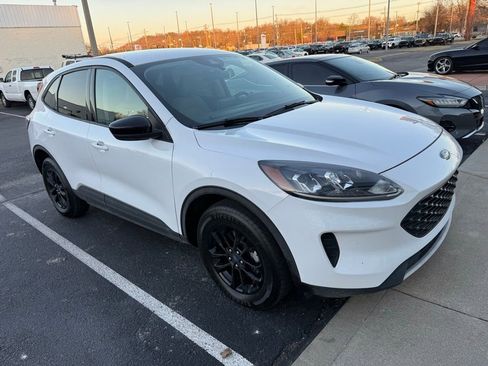 Used 2020 Ford Escape SE Sport AWD/4WD image 2