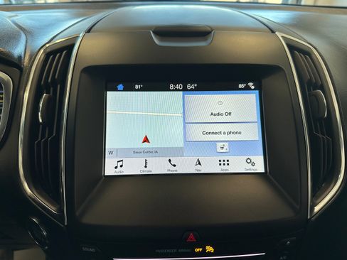 Used 2019 Ford Edge Titanium w/ Cold Weather Package image 18