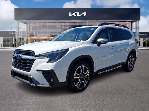 Used 2023 Subaru Ascent Limited w/ Technology Package AWD/4WD image 3