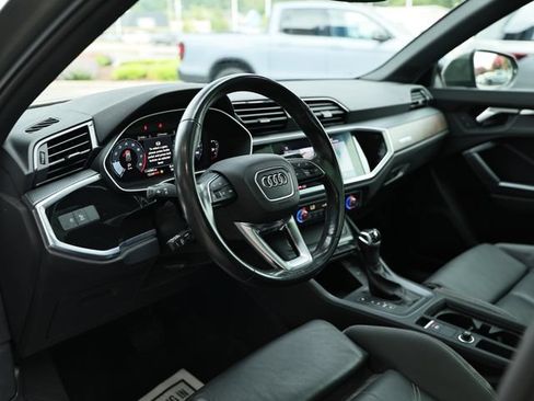 Used 2022 Audi Q3 2.0T Premium Plus w/ Premium Plus Package AWD/4WD image 18