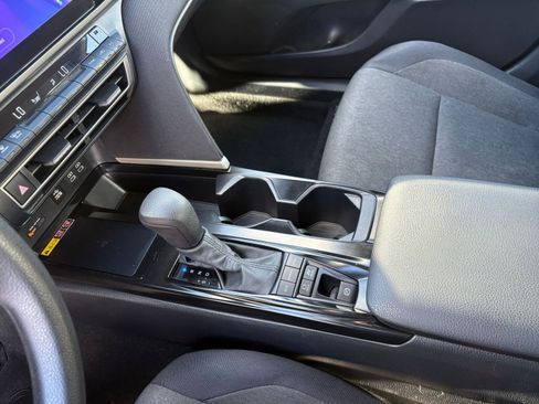 Used 2025 Toyota Camry LE image 40