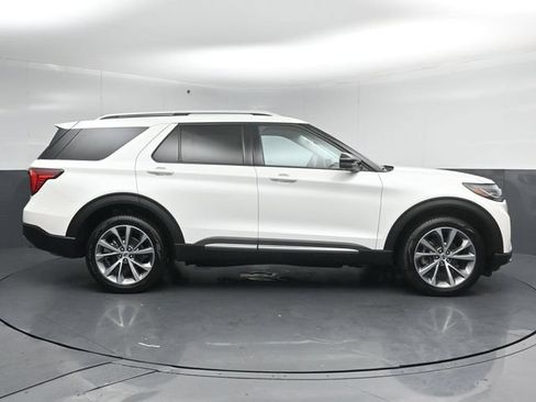 Certified 2025 Ford Explorer Platinum w/ Ultimate Package AWD/4WD image 8