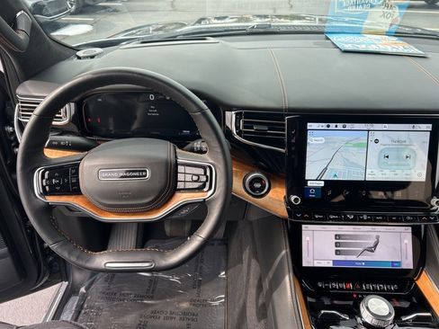 Used 2024 Jeep Grand Wagoneer Series III image 7