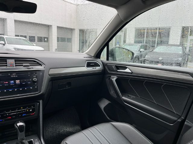Used 2023 Volkswagen Tiguan SE AWD/4WD image 23