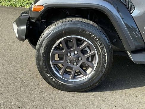 Used 2022 Jeep Gladiator Overland w/ Popular Equipment Package image 7