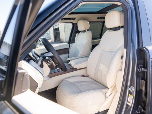 New 2026 Land Rover Range Rover SE image 19