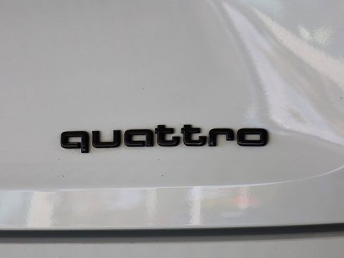 Used 2023 Audi e-tron Premium Plus w/ Premium Plus Package image 39