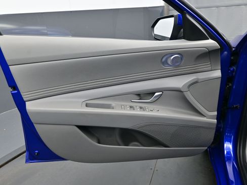 Certified 2025 Hyundai Elantra SEL image 10