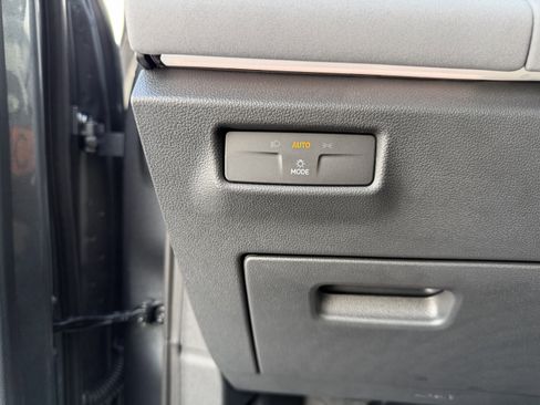 New 2026 Volkswagen Tiguan SE image 16