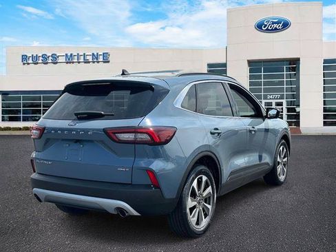 Used 2023 Ford Escape Platinum AWD/4WD image 4