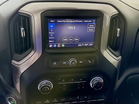 Used 2023 Chevrolet Silverado 1500 Custom RWD image 17