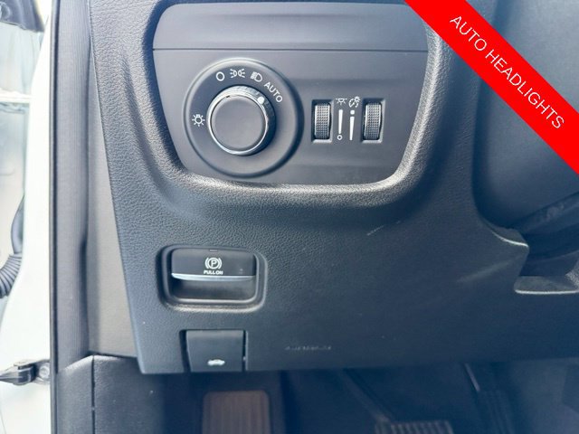 Used 2023 Jeep Grand Cherokee Altitude AWD/4WD image 31