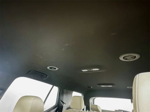 Used 2022 Chevrolet Traverse LT w/ LPO, Floor Liner Package image 21