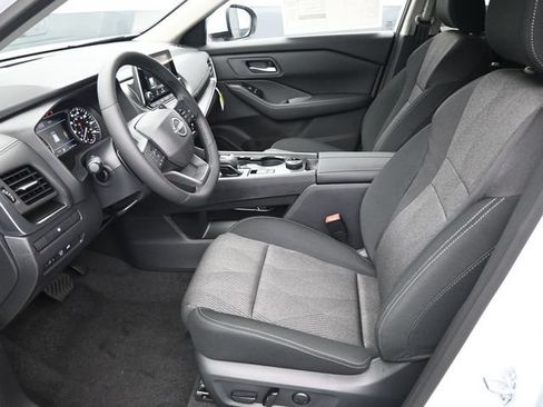 Used 2026 Nissan Rogue SV AWD/4WD image 9