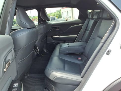 Certified 2024 Toyota Crown AWD/4WD image 4