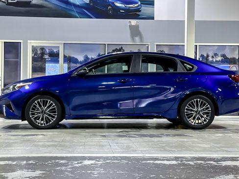 Used 2024 Kia Forte GT-Line w/ GT-Line Premium Package image 2