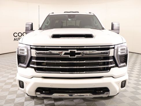 Used 2024 Chevrolet Silverado 3500 LTZ w/ LTZ Convenience Package image 10