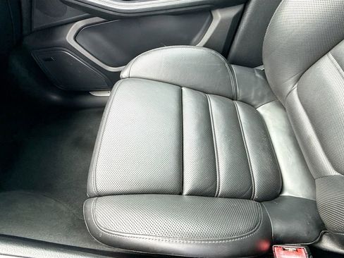 Used 2018 Porsche Macan Turbo w/ Premium Package Plus image 22