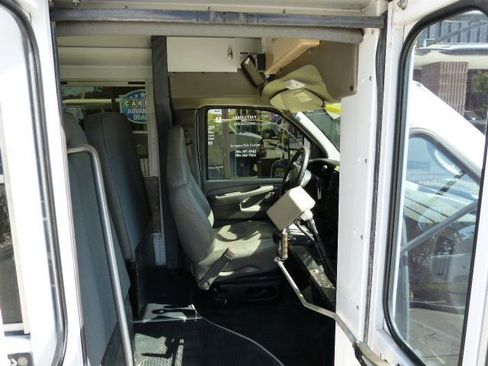 Used 2007 Chevrolet Express 3500 w/ School Bus Package image 19