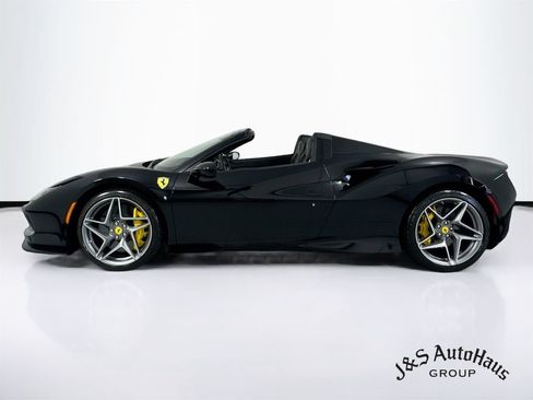 Used 2022 Ferrari F8 Tributo RWD image 4
