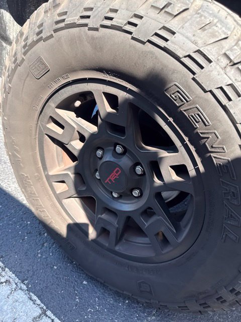 Used 2017 Toyota 4Runner TRD Off-Road Premium AWD/4WD image 14