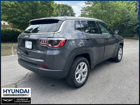 Used 2024 Jeep Compass Sport AWD/4WD image 7
