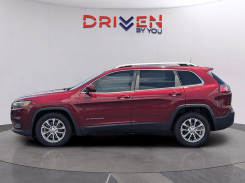 Used 2019 Jeep Cherokee Latitude w/ Popular Appearance Group FWD image 2