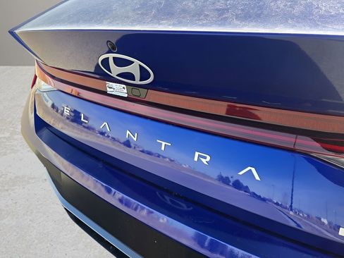 New 2026 Hyundai Elantra Limited image 11