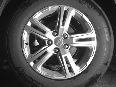 Used 2024 GMC Terrain SLE image 19