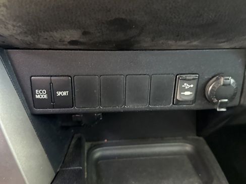 Used 2016 Toyota RAV4 XLE FWD image 20