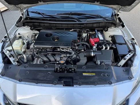 Used 2019 Nissan Altima 2.5 S FWD image 17