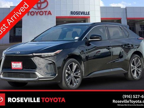 Used 2023 Toyota bZ4X FWD image 1