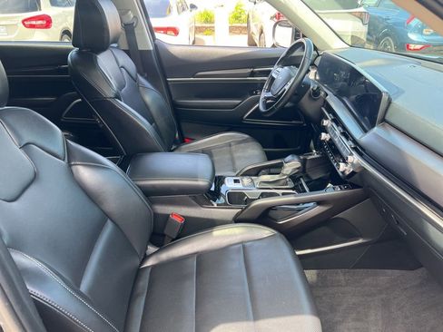 Used 2025 Kia Telluride S AWD/4WD image 21